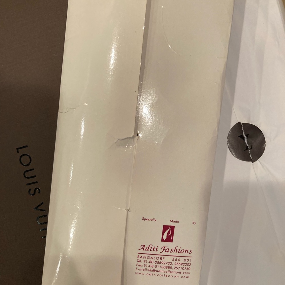 Brand New LouisVuitton airplanes printed tie - Picture 5 of 10